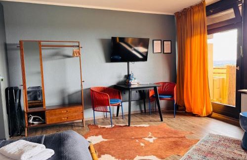 Lahnstein auf der Hohe Apartment | Klassen Stay - Design Studio in 11 Etage - Tolle Aussicht - Sauna, Pool - Netflix