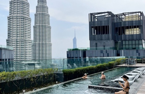 Kuala Lumpur City Centre Apartment | KLCC View @ Star Residence KLCC Free Netflix 1BR 3PAX