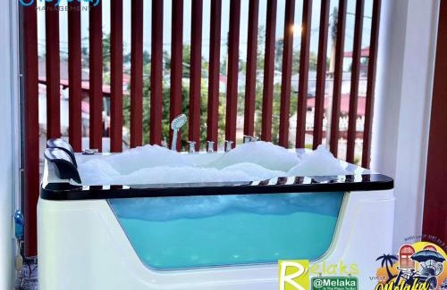 Klebang Besar House | Klebang 4B3B-21Pax Pooltable KaraoK Jaccuzi TownArea