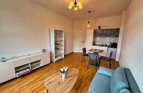 Sudstadt Apartment | Kleine Feine Wohnung mit Balkon