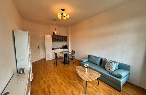 Sudstadt Apartment | Kleine Feine Wohnung mit Balkon