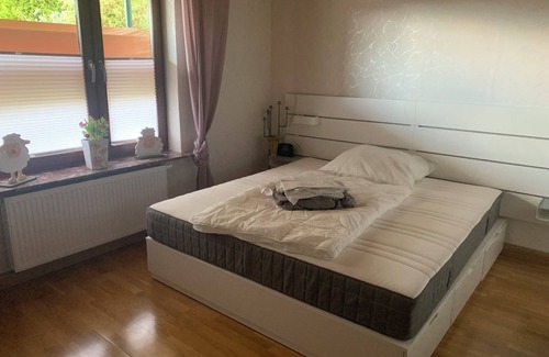 Herscheid Apartment | Kleine Gemütliche Ferienwohnung in Herscheid