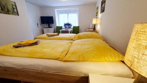 Bad Muskau Apartment | Kleine hübsche Unterkunft in Bad Muskau im EG, Nähe Schloss, Waldeisenbahn, Hermansbad, UNESCO Geopark, Nähe polnischer Markt, Top Lage für Ausflugsziele zum Wandern oder Radfahren