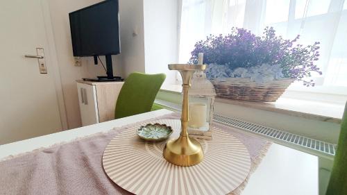 Bad Muskau Apartment | Kleine hübsche Unterkunft in Bad Muskau im EG, Nähe Schloss, Waldeisenbahn, Hermansbad, UNESCO Geopark, Nähe polnischer Markt, Top Lage für Ausflugsziele zum Wandern oder Radfahren
