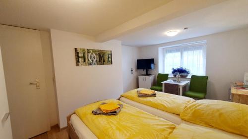 Bad Muskau Apartment | Kleine hübsche Unterkunft in Bad Muskau im EG, Nähe Schloss, Waldeisenbahn, Hermansbad, UNESCO Geopark, Nähe polnischer Markt, Top Lage für Ausflugsziele zum Wandern oder Radfahren
