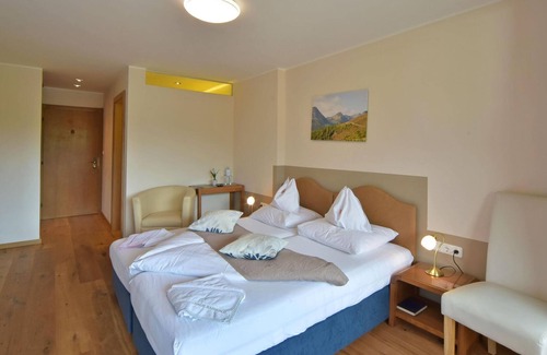 Seeboden Cottage | Kleines Doppelzimmer Alleeblick - Gästehaus Bärwald