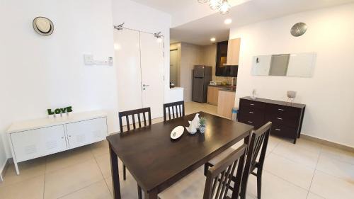 Kampung Kerinchi Apartment | KLGateway Premium Residence Mid Valley