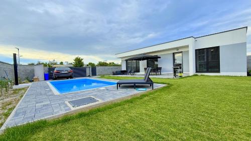 Dunajska Luzna House | Klimatizovaný Apartmánový dom s bazénom, 10B