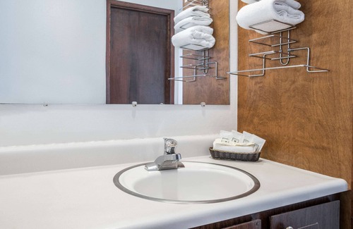 Boardman Hotel | Knights Inn Boardman