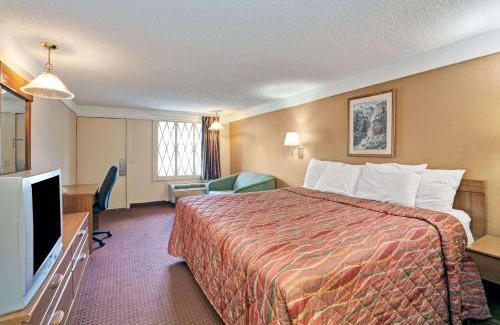 Tad Hotel | Knights Inn Charleston West Virginia