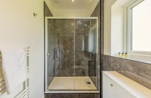 Hundall Resort | Knights Lodges