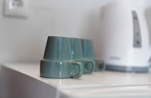 Munchen District Apartment | Knödelhof ‘Room 7’, 3-bed room with balcony and WLAN