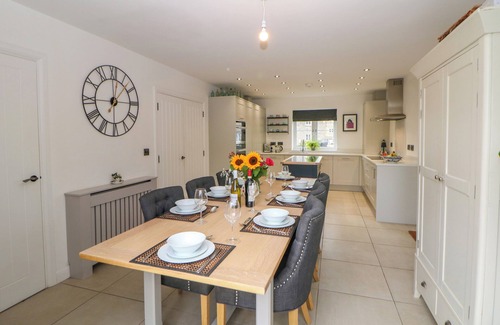 Hope Valley Cottage | KNOLL VIEW, family friendly, with a garden in Bradwell