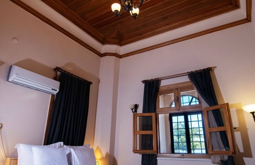 Candarli Hotel | Koçanlı Köşkü