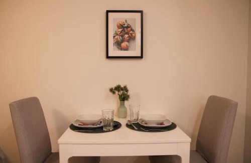 Etela-Kaarela Apartment | Kodikas hyvin varusteltu yksiö, autopaikalla