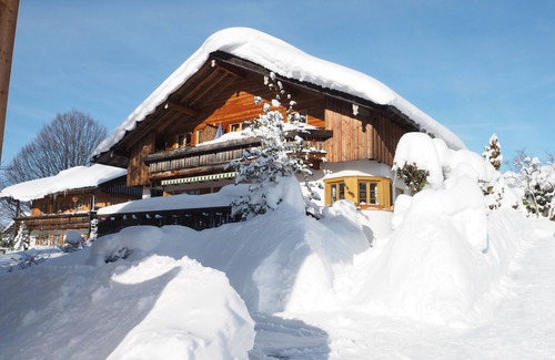 Schliersee House | Komfortable, Komplett Eingerichtete Fewo mit Bergblick für 4 Personen