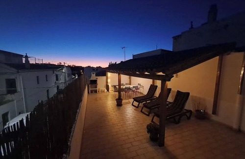 Parchal House | Komplettes Haus mit Terrasse 10 Minuten vom Strand Entfernt