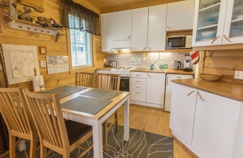 Akaslompolo House | Komsikko B by Interhome