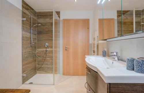 Helfenstein Apartment | Konrad