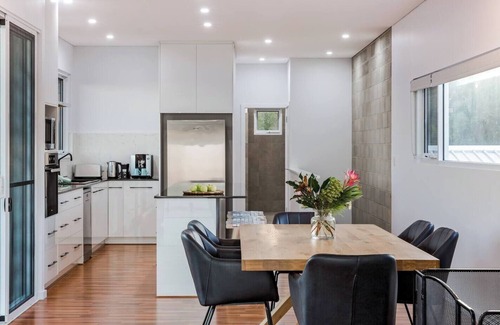 Eagle Bay House | Koolbardi Bushland Retreat near Pristine Beaches