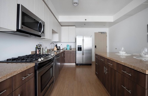 Carthay Circle Apartment | koreatown y