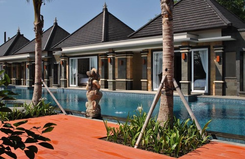 Gianyar Villa | Kori Maharani Villas - Lagoon Pool Access 3