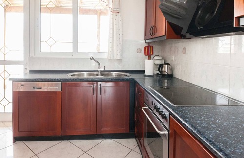 Korydallos Apartment | Koridalos 3 Bd Terrace Apt with Spectacular Views