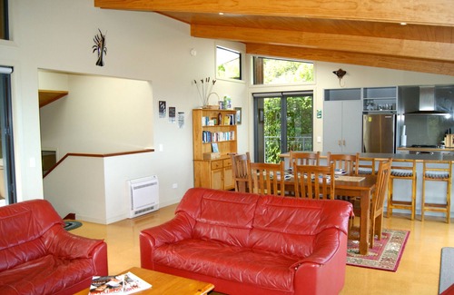 Ngaio Bay Cottage | Korora - Kaiteriteri Beach House