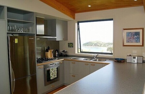 Ngaio Bay Cottage | Korora - Kaiteriteri Beach House
