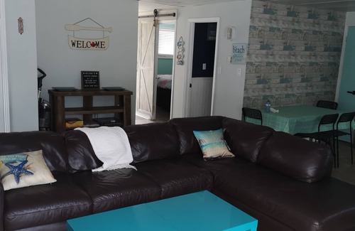Turkey Point House | Kosecki Kabana - 3 mins to the beach on the main strip of Turkey Point