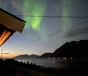 Lyngen House | Koselig hus nær sjø og fjell