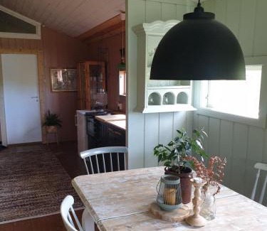 Skodje House | Koselig hytte i skogen