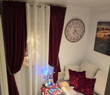 Tromso Apartment | Koselig leilighet over to plan.