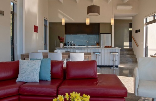 Akaroa Cottage | Kotare Point Paradise - Akaroa Holiday Home