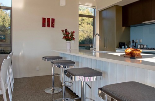 Akaroa Cottage | Kotare Point Paradise - Akaroa Holiday Home