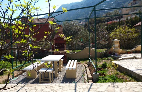 Muo Apartment | Kotor TIMI 2 - Apartment 40 meters from the beach with garden grill