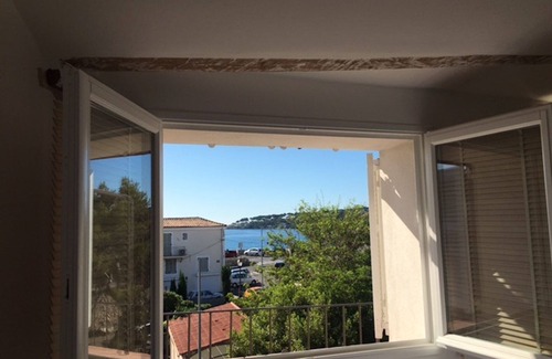 Antibes Old Town House | "Koukouli" in the heart of Vieil Antibes. Short walk to the market and beaches.