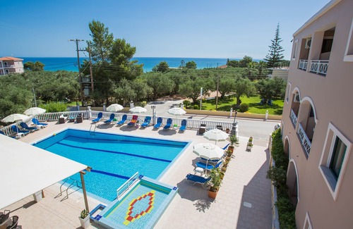 Amoudi Apartment | Kozanos II Apartment, 150 meters from the beach!