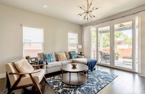 Mahncke Park House | Kozy SA Haven: 2 Suites, Near Riverwalk Alamo & Pearl