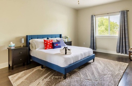 Mahncke Park House | Kozy SA Haven: 2 Suites, Near Riverwalk Alamo & Pearl