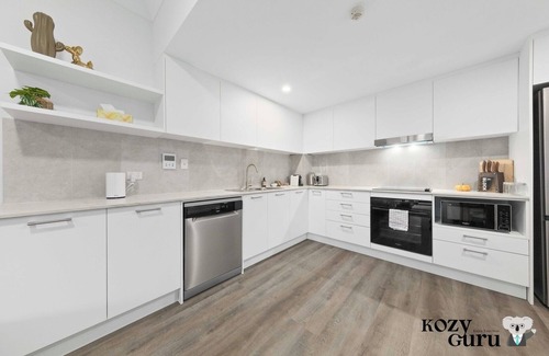 Camperdown Apartment | KozyGuru | Camperdown | Stylish Apt with Parking