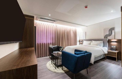 Mokpo Hotel | 288 m² Motel ∙ 9 guests