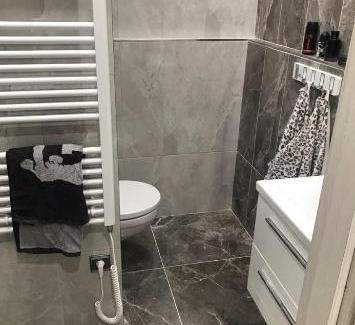 Ceske Budejovice Apartment | Krasny novy byt , zřrizeny volny 1+1 v Ceskych Budejovicich