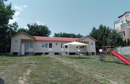 Byala House | Krimski Guest House and Bungalows