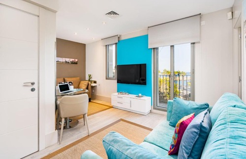 Barceloneta Apartment | Kronos on the Beach suite 3