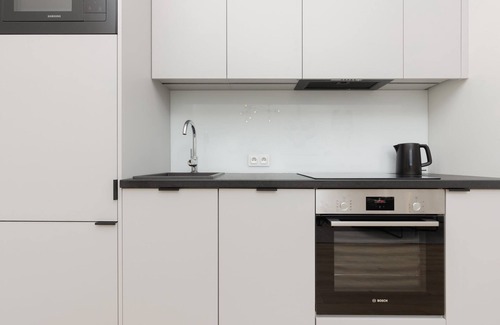 Srodmiescie Apartment | Krucza 51 | Comfortable Apartment | Desk