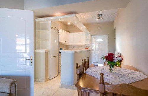 Psarou Apartment | Krystalia's house