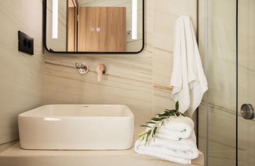 Psarou Apartment | Krystalias luxury studio