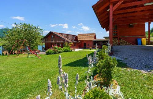 Ogulin Cabin | Kuća za odmor Jezero