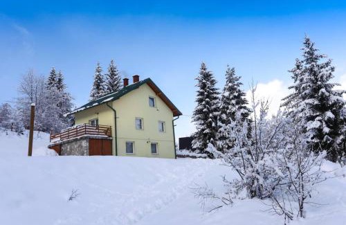 East Sarajevo House | Kuća za odmor Pluća Sarajeva